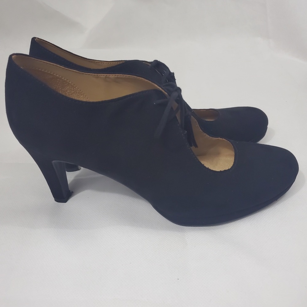 Naturalizer Black Pumps Faux Suede